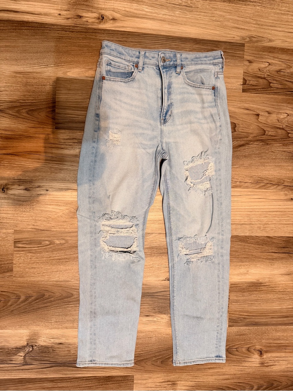 American Eagle Outfitters Light Blue Distressed Boyfriend Jeans